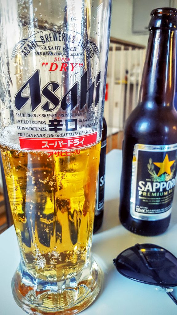 Sapporo øl i Asahi glas; Spis-alt-du-kan sushi hos Saichi Sushi indlæg